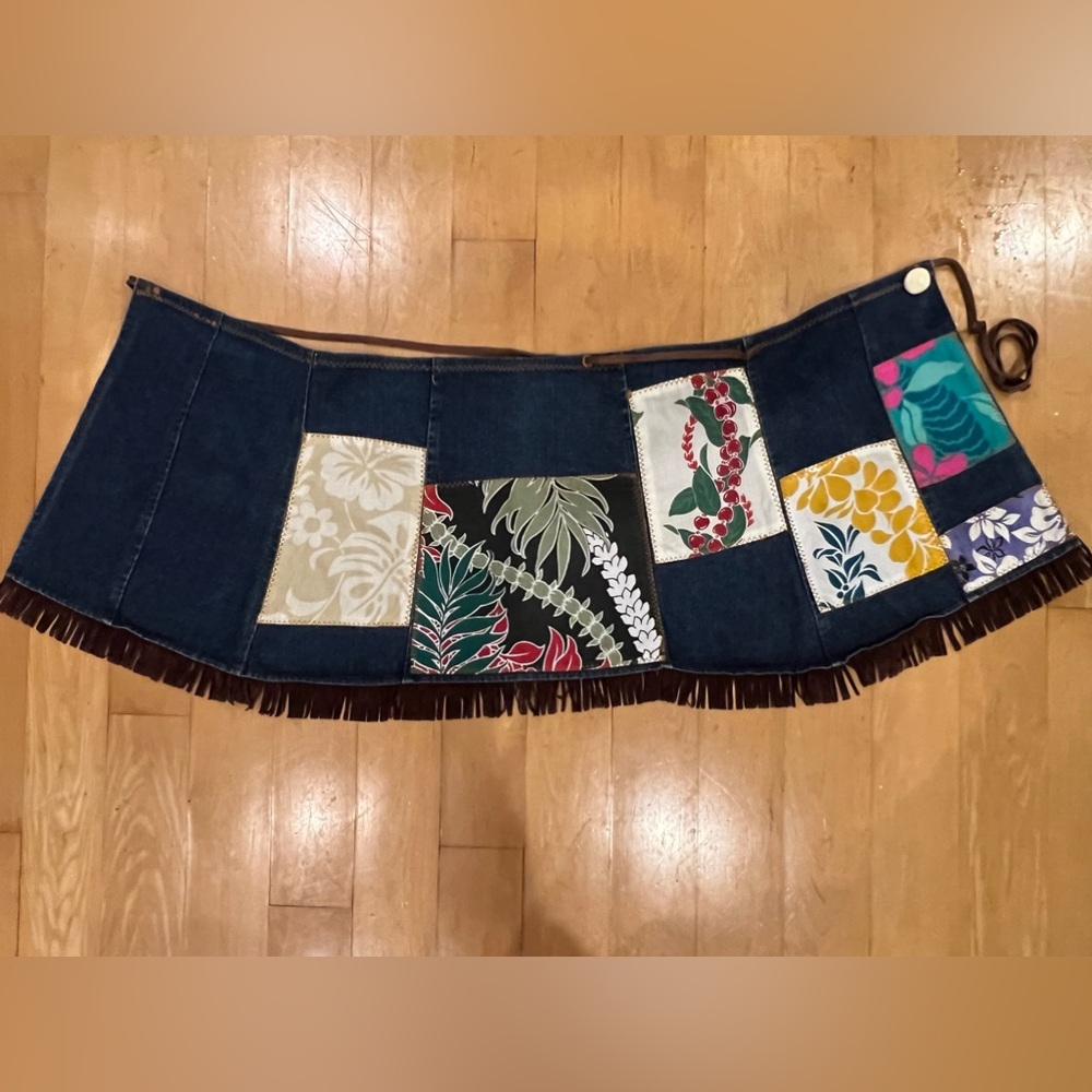 NWOT Girl’s Handcrafted in Hawaiian print patchwork Denim wrap Skirt. Ages 6-10